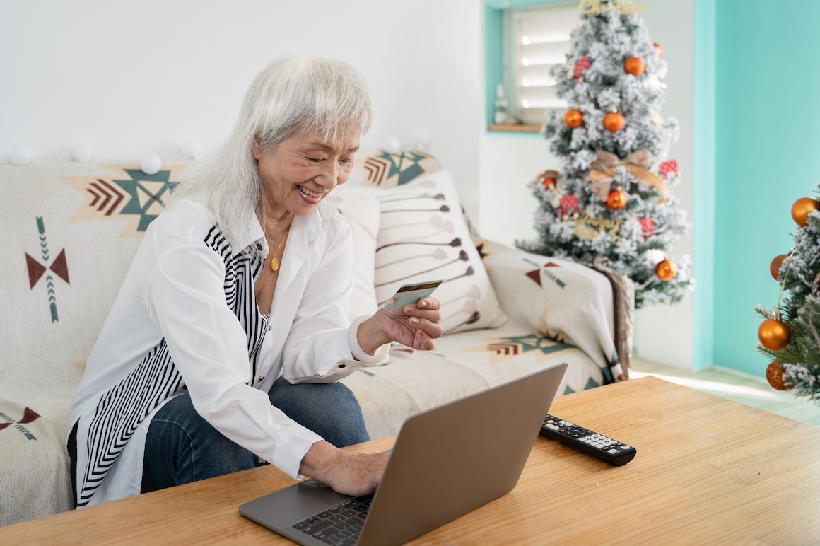 click,-save,-celebrate-–-happy-digital-holiday-shopping-–-senior-planet-from-aarp