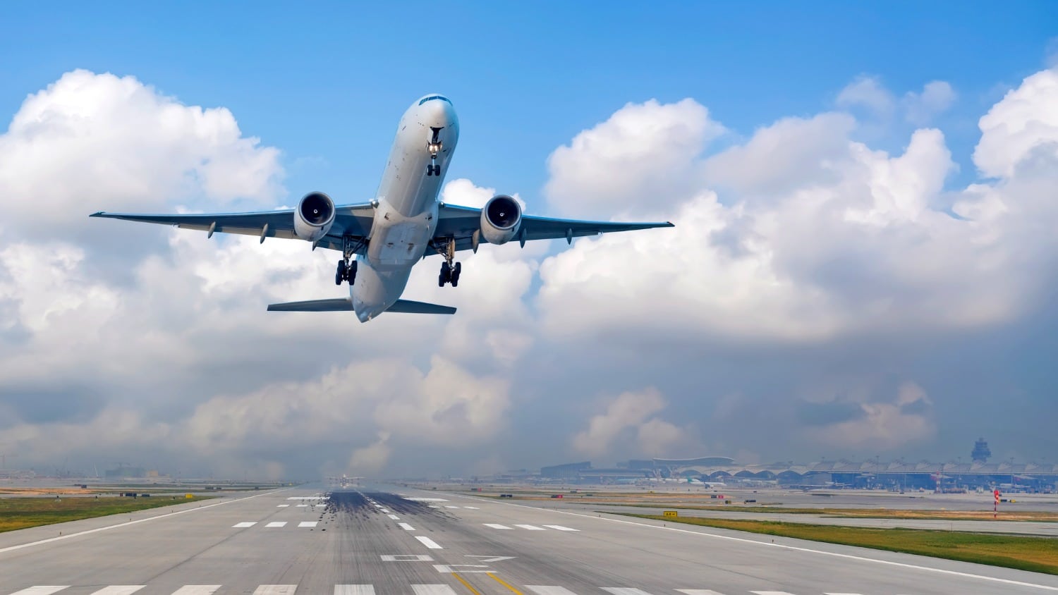 everyone-told-me-to-avoid-regional-airports,-but-i-went-anyway-–-and-here’s-what-happened-|-sixty-and-me