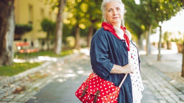 the-color-mistakes-that-can-make-women-over-60-look-tired-–-tips-and-tricks-to-avoid-this-|-sixty-and-me